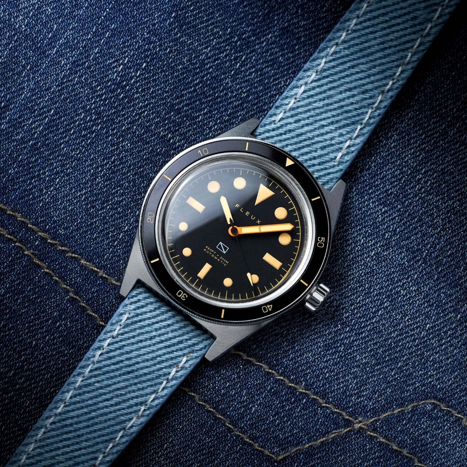 Blaues Handgefertigtes Denim - Uhrenarmband – DenimaTex™ von Helvetus® - Helvetus DE